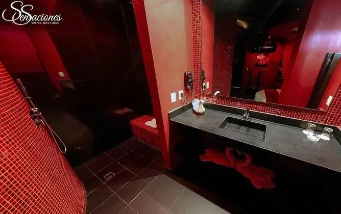 Superior Süit (Roja with Round Bed)
