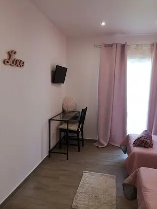 Tek Büyük veya İki Ayrı Yataklı Oda, Özel Banyo (True Love)