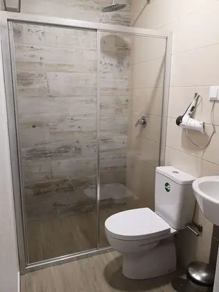Tek Büyük veya İki Ayrı Yataklı Oda, Özel Banyo (True Love)