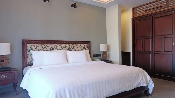 Süit, Havuz Manzaralı (Double Bed 1 large bed)