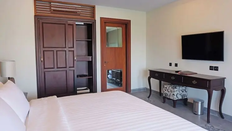 Süit, Havuz Manzaralı (Double Bed 1 large bed)