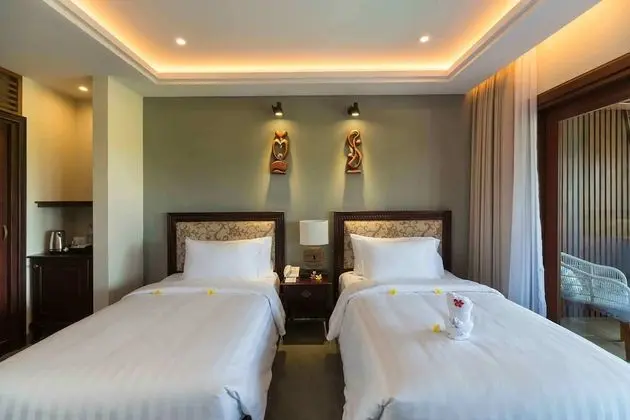 Süit, Havuz Manzaralı (Twin Bed 2 single beds)