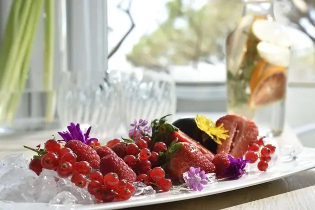 Junior Suite vista mare laterale ( Side Sea view)