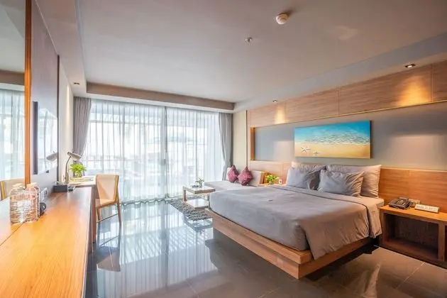 Deluxe Sea View Pool Access Room
