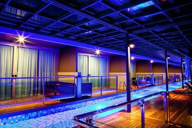 Deluxe Sea View Pool Access Room