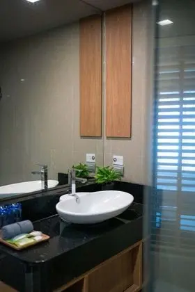 Deluxe Sea View Pool Access Room