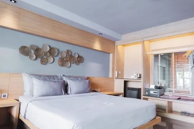 Deluxe Sea View Pool Access Room