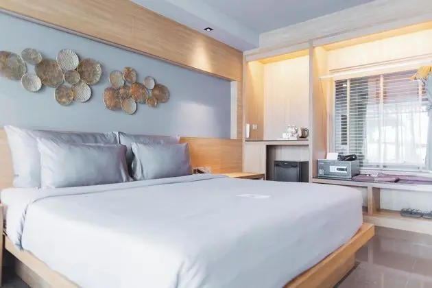 Deluxe Sea View Pool Access Room