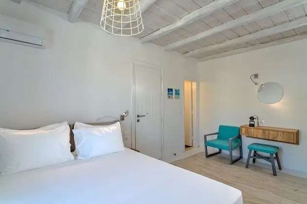 Deluxe Tek Büyük Yataklı Oda, Kısmi Deniz Manzaralı