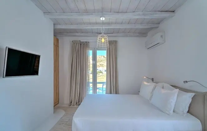 Deluxe Tek Büyük Yataklı Oda, Kısmi Deniz Manzaralı