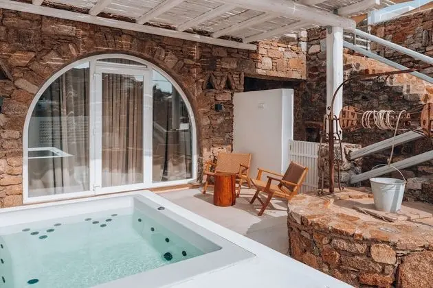 Two Bedroom Suite Outdoor Hot Tub