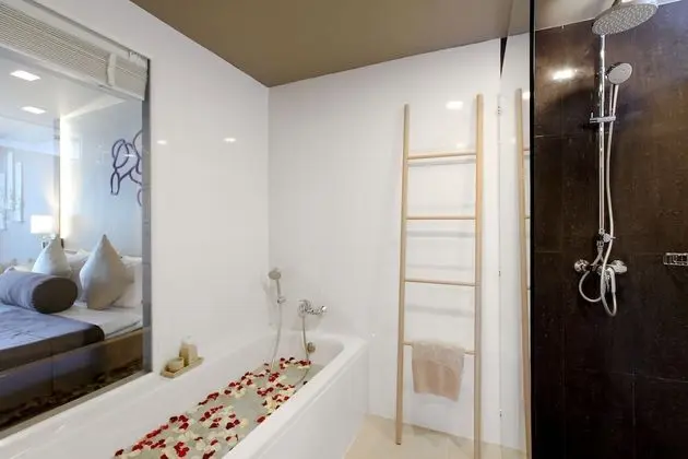 Deluxe Bungalow (Adults Only)