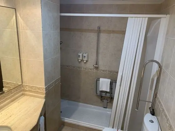 Tek Büyük veya İki Ayrı Yataklı Oda