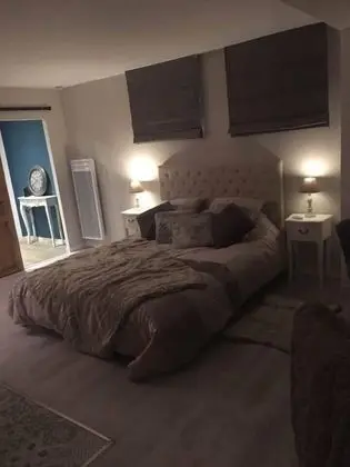 Tek Büyük Yataklı Oda, 1 Büyük (Queen) Boy Yatak, Sigara İçilmez