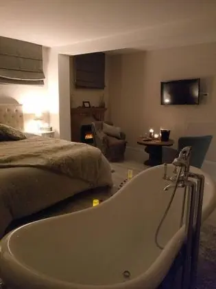 Tek Büyük Yataklı Oda, 1 Büyük (Queen) Boy Yatak, Sigara İçilmez