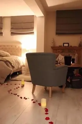 Tek Büyük Yataklı Oda, 1 Büyük (Queen) Boy Yatak, Sigara İçilmez