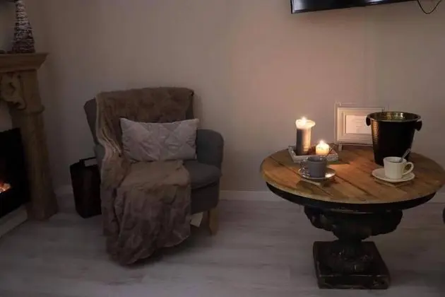 Tek Büyük Yataklı Oda, 1 Büyük (Queen) Boy Yatak, Sigara İçilmez