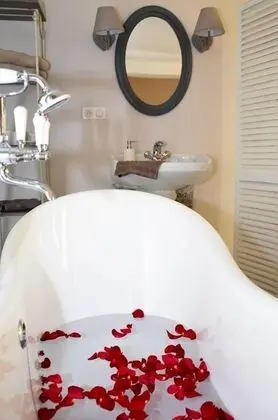 Tek Büyük Yataklı Oda, 1 Büyük (Queen) Boy Yatak, Sigara İçilmez