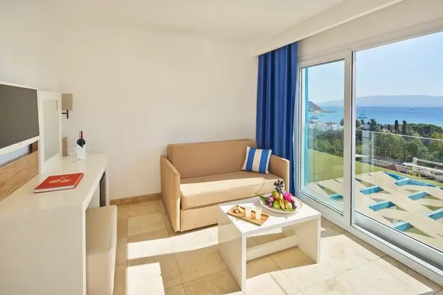 https://images.etstur.com/imgproxy/resize/2560x1440/files/images/hotelImages/etsrooms/595/Sentido_Bellazure_20241119161116_7.jpg