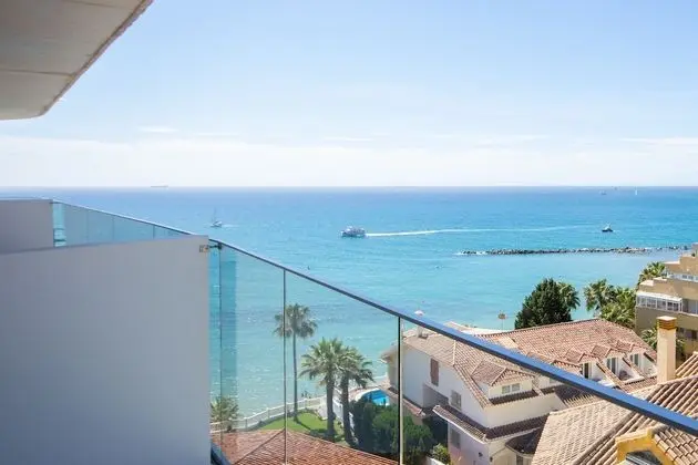 Tek Büyük Yataklı Oda, Kısmi Deniz Manzaralı (2 Adults)