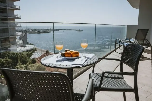Tek Büyük Yataklı Oda, Kısmi Deniz Manzaralı (2 Adults)