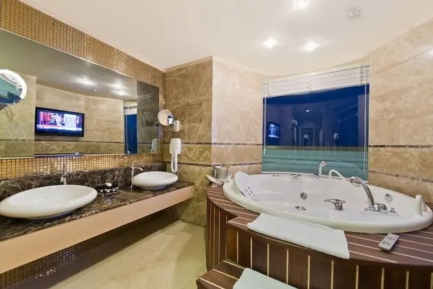 Premium Suite (Jacuzzi)