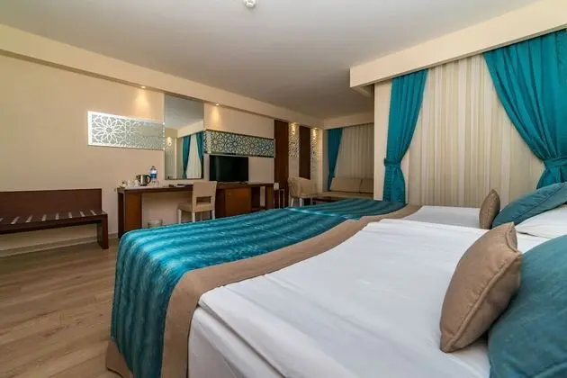 Standard Oda, Teras, Havuz Kenarı