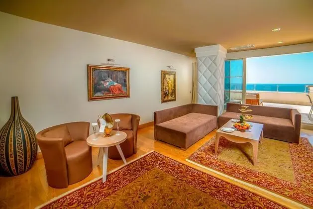 Premium Suite (Jacuzzi)