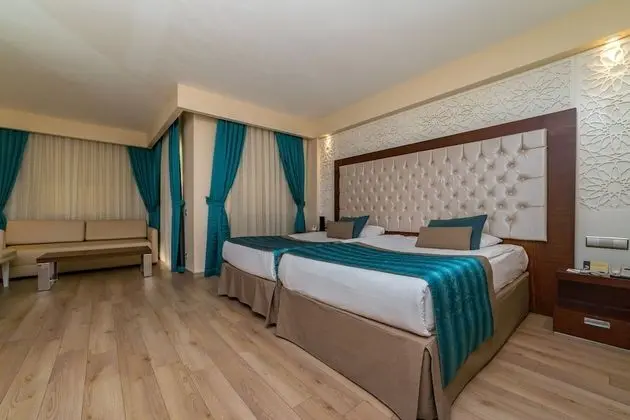 Standard Oda, Teras, Havuz Kenarı