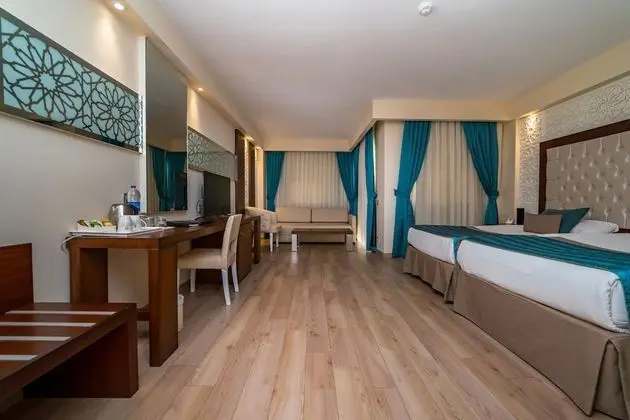 Standard Oda, Teras, Havuz Kenarı
