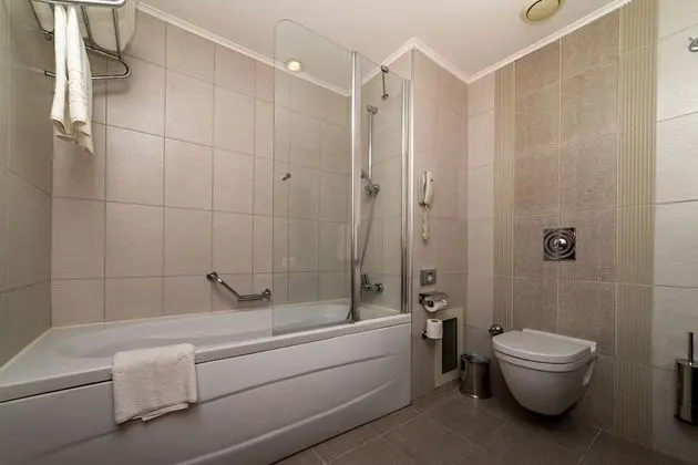 Standard Oda, Teras, Havuz Kenarı