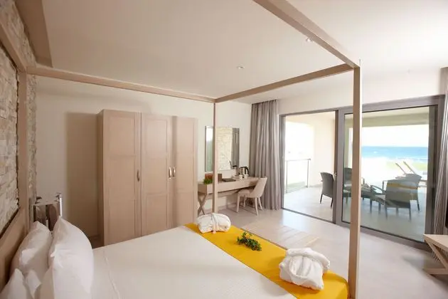 Suit With Private Pool