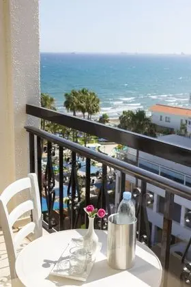 https://i.travelapi.com/lodging/1000000/60000/53400/53329/0e0a4d40.jpg