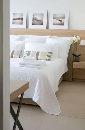 https://i.travelapi.com/lodging/1000000/60000/53400/53329/7a9dfd88.jpg