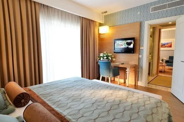 Family Oda, Kısmi Deniz Manzaralı