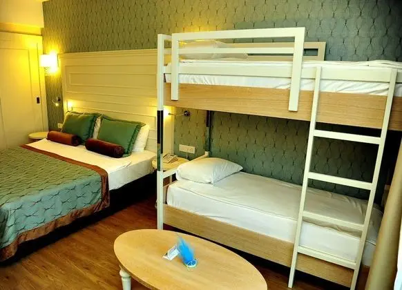 Family Room, Bunk Bed