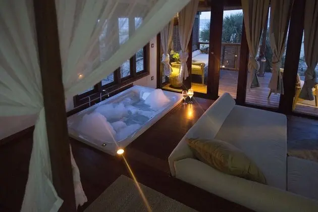 Luxury Villa (Beach)