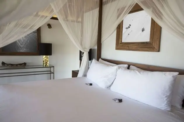 Luxury Villa (Beach)