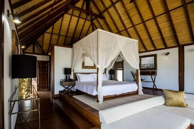Luxury Villa (Beach)