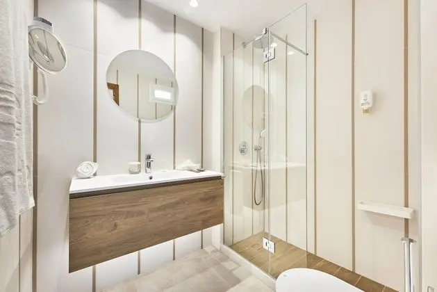 Tek Büyük Yataklı Oda, Balkon