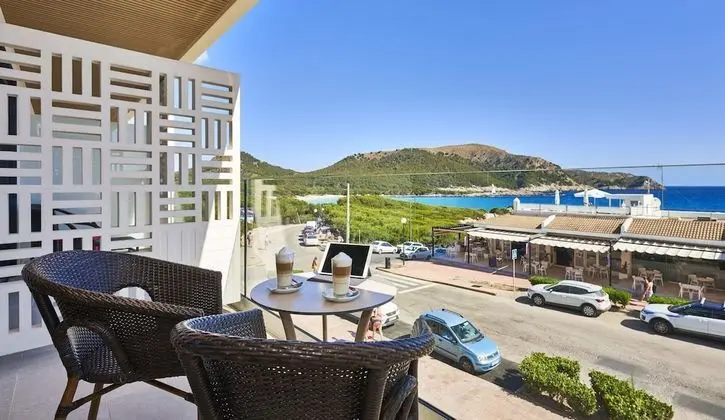 Tek Büyük Yataklı Oda, Balkon, Deniz Manzaralı