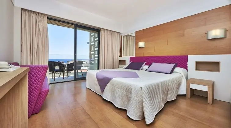 Tek Büyük Yataklı Oda, Balkon, Deniz Manzaralı