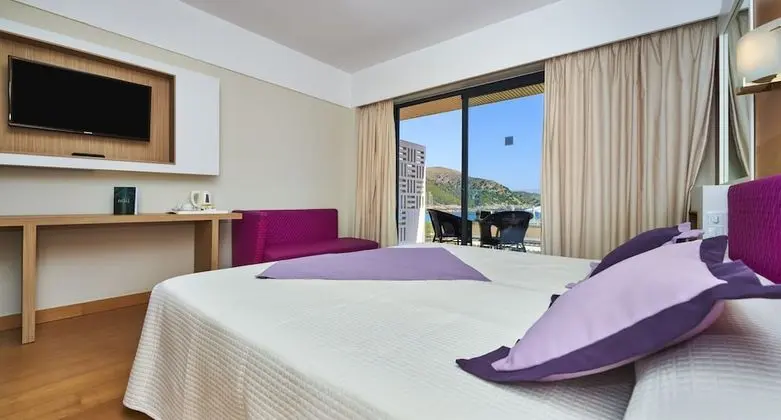 Tek Büyük Yataklı Oda, Balkon, Deniz Manzaralı