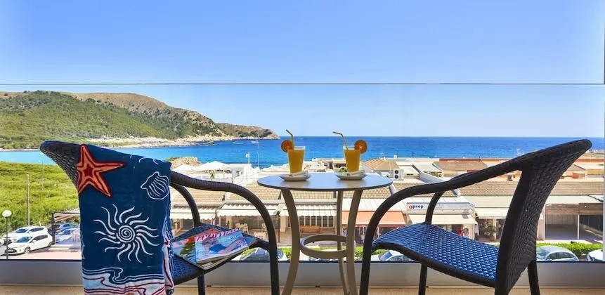 Tek Büyük Yataklı Oda, Balkon, Deniz Manzaralı