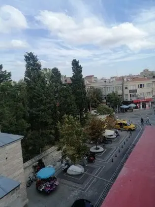Deluxe Oda-Balkonlu, Simge Yapı Manzaralı, Balkonlu