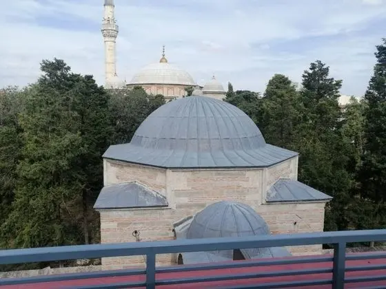 Deluxe Oda-Balkonlu, Simge Yapı Manzaralı, Balkonlu