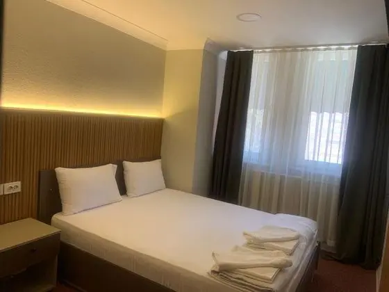 Standart Oda, Simge Yapı Manzaralı