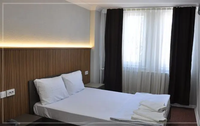 Standart Oda, Simge Yapı Manzaralı