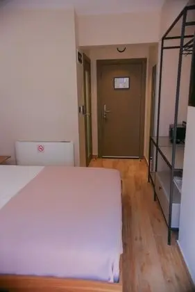 Standart Oda, Kara Manzaralı