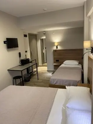 Triple, Kara Manzaralı, Fransız Balkonlu